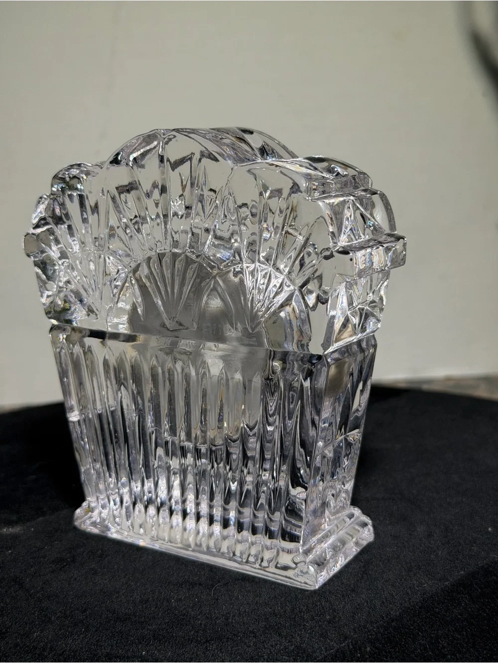 Royal Gallery 24% Lead Crystal Quartz Desk Clock Taiwan Mantel Clock